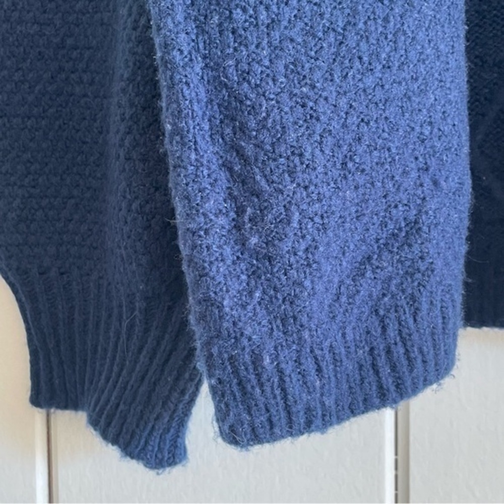 $10 SALE Knit Striped Sweater Blue Cream Winter Cozy Comfy St. John’s Bay - Picture 4 of 5
